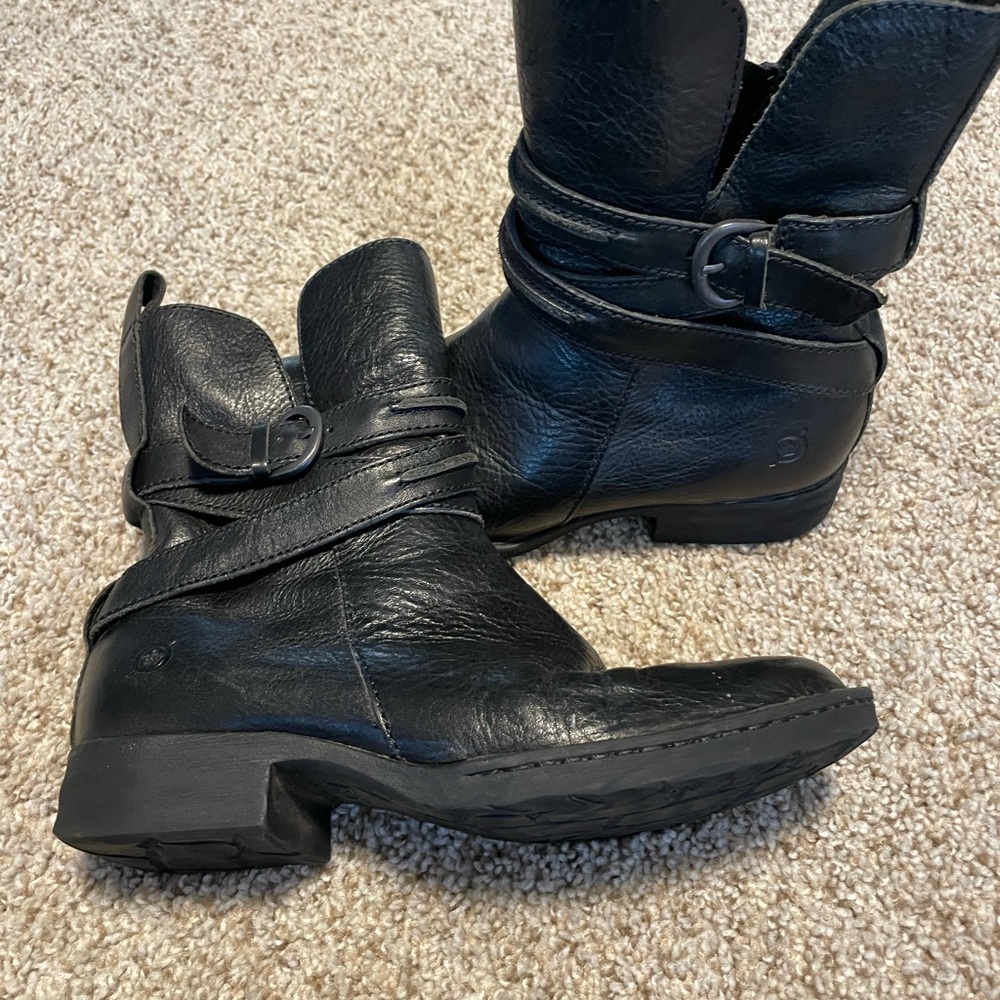 Born leather boots size 6.5